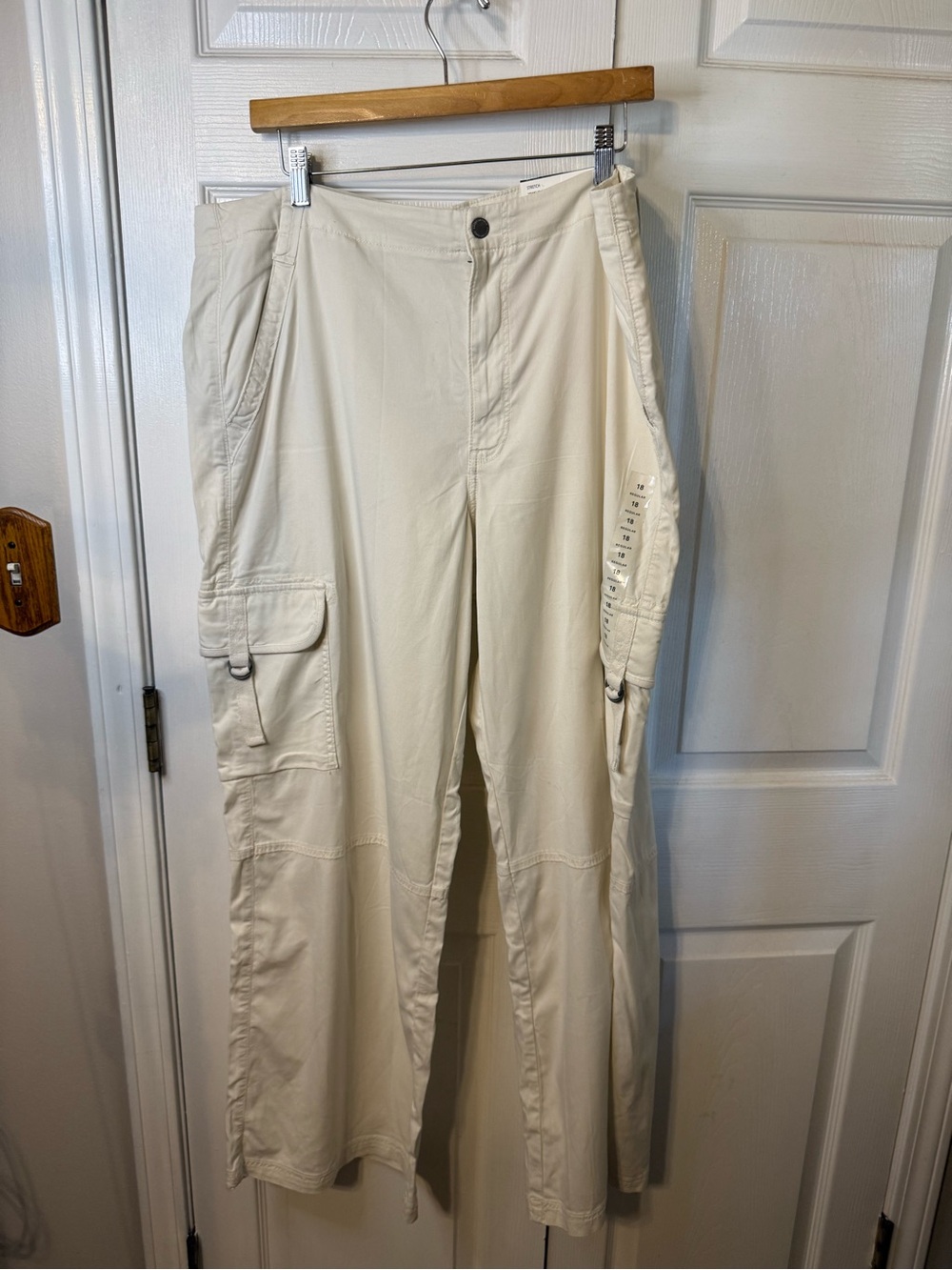 American Eagle Outfitters Cream Straight-Leg Cargo Stovepipe Pants